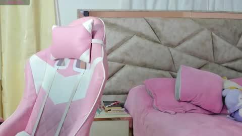 Snapshot of kendal_hot1 chatting on 10/17/25, 02:52 Aleja3 online show from 10/17/25, 02:52