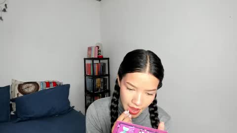 Snapshot of kendalgrey01 chatting on 02/05/25, 02:59 Kendal online show from 02/05/25, 02:59