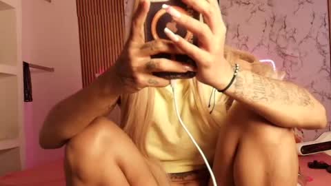 Snapshot of kendalkith_hot chatting on 07/14/26, 10:54 kendalkith_hot online show from 07/14/26, 10:54