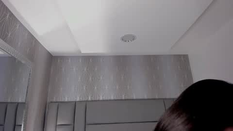 kendall_evanss_ online show from 11/21/25, 04:11