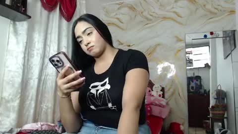 kendall  online show from 04/19/26, 01:49