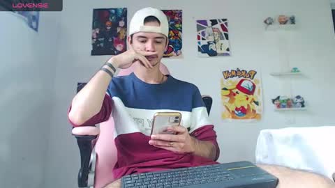 Snapshot of kendall_ros chatting on 12/19/24, 09:06 kendall ross online show from 12/19/24, 09:06