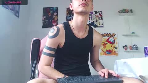 Snapshot of kendall_ros chatting on 12/29/24, 07:32 kendall ross online show from 12/29/24, 07:32