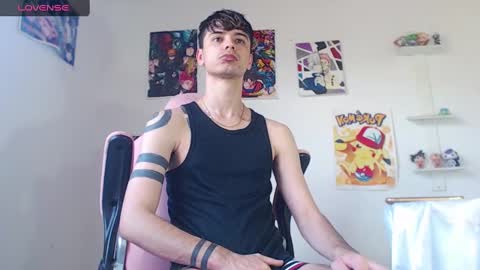 Snapshot of kendall_ros chatting on 01/15/25, 04:43 kendall ross online show from 01/15/25, 04:43