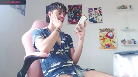 Snapshot of kendall_ros chatting on 01/26/25, 06:37 kendall ross online show from 01/26/25, 06:37