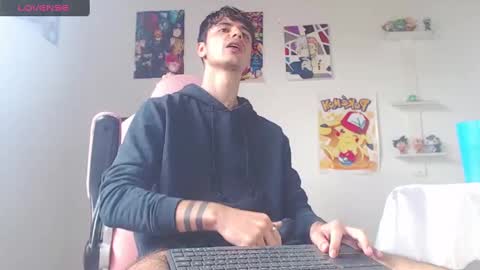 Snapshot of kendall_ros chatting on 02/09/25, 03:23 kendall ross online show from 02/09/25, 03:23