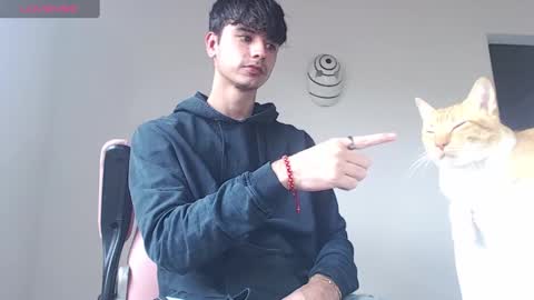 Snapshot of kendall_ros chatting on 09/10/25, 03:23 kendall ross online show from 09/10/25, 03:23