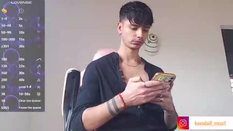 Snapshot of kendall_ros chatting on 09/24/25, 01:58 kendall ross online show from 09/24/25, 01:58