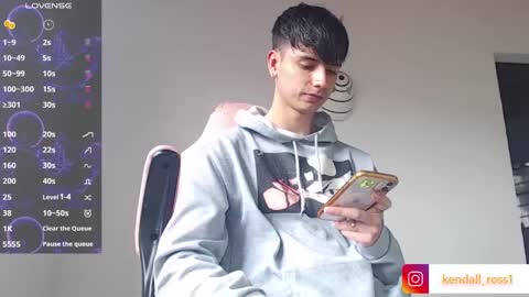 Snapshot of kendall_ros chatting on 09/25/25, 02:21 kendall ross online show from 09/25/25, 02:21