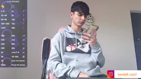 Snapshot of kendall_ros chatting on 10/17/25, 03:25 kendall ross online show from 10/17/25, 03:25