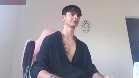 Snapshot of kendall_ros chatting on 10/18/25, 04:08 kendall ross online show from 10/18/25, 04:08