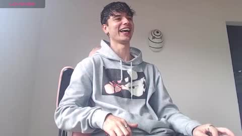 Snapshot of kendall_ros chatting on 10/27/25, 03:16 kendall ross online show from 10/27/25, 03:16