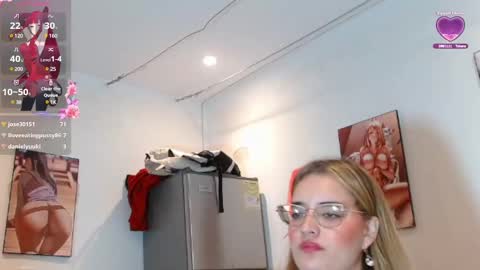 Snapshot of kendallclark03 chatting on 02/25/25, 08:58 kendall online show from 02/25/25, 08:58