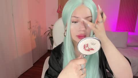 Kendall  online show from 11/17/25, 08:47