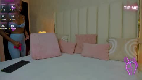 Kendal  online show from 11/30/25, 02:32