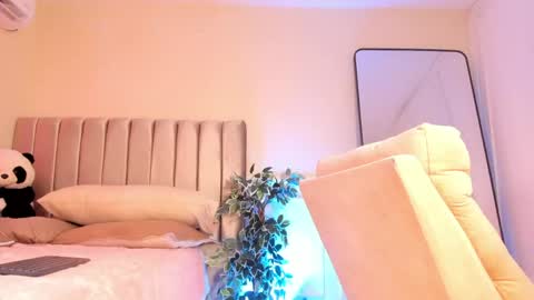 Lu online show from 05/18/26, 12:18