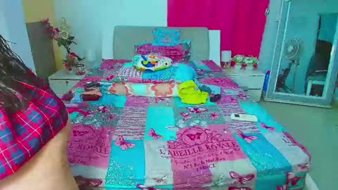kendra_love31 online show from 06/05/26, 02:40