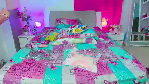 kendra_love31 online show from 06/14/26, 02:46