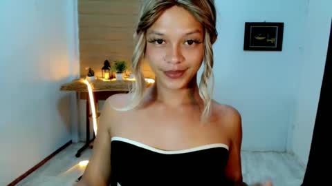 Snapshot of kendra_lunaxx chatting on 05/20/26, 11:00 kendra_lunaxx online show from 05/20/26, 11:00