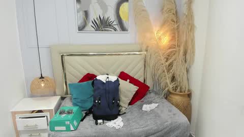 Snapshot of kendra_milf1 chatting on 01/14/25, 06:38 kendra_milf1 online show from 01/14/25, 06:38