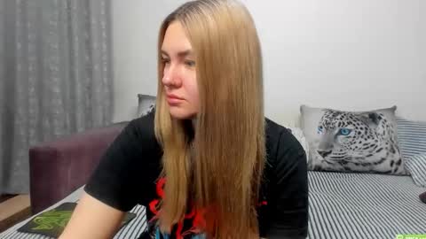 Kendra online show from 12/19/25, 01:12