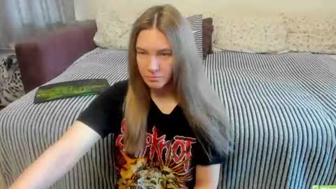 Snapshot of kendra_xx_ chatting on 06/14/26, 11:40 Kendra online show from 06/14/26, 11:40