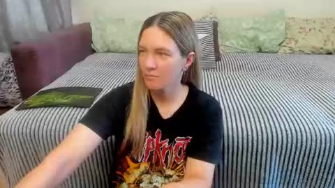 Snapshot of kendra_xx_ chatting on 07/05/26, 11:45 Kendra online show from 07/05/26, 11:45