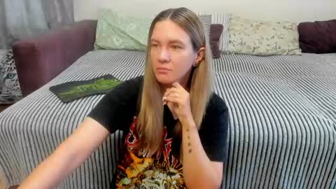 Snapshot of kendra_xx_ chatting on 07/13/26, 11:40 Kendra online show from 07/13/26, 11:40