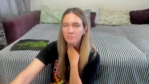 Snapshot of kendra_xx_ chatting on 07/14/26, 02:05 Kendra online show from 07/14/26, 02:05