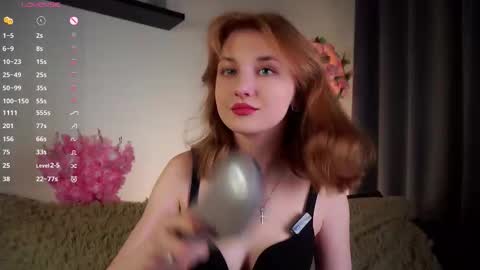 Snapshot of kendrabarby chatting on 10/03/25, 10:45 Eva online show from 10/03/25, 10:45