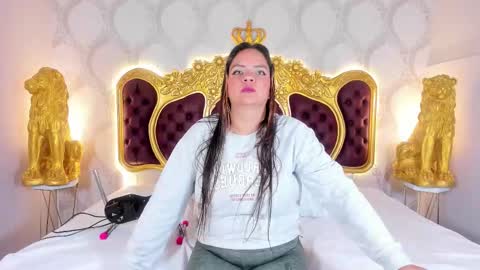 Kendral  online show from 10/21/25, 04:35