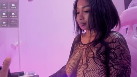 kendrasmith01 online show from 10/15/25, 10:32