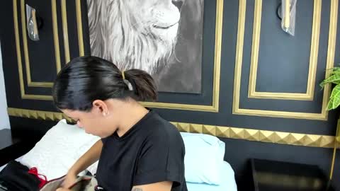 Kenia  online show from 03/11/25, 12:17