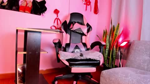 kenia_thompsom01 online show from 03/15/26, 01:22