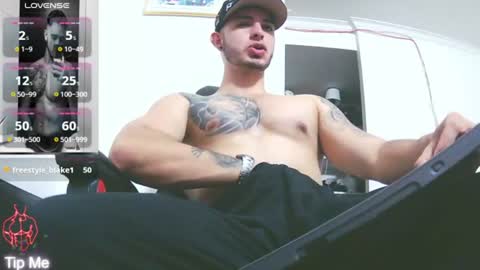 Snapshot of kenn_blake1 chatting on 06/22/26, 03:25 blake online show from 06/22/26, 03:25