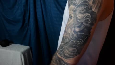 Kennfox777 online show from 12/24/24, 06:44