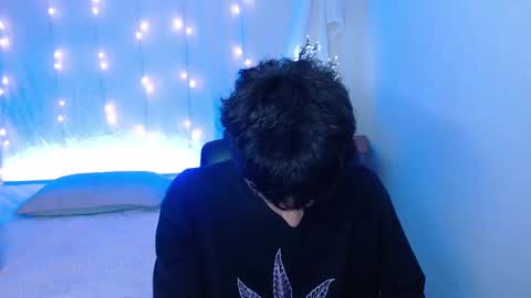 Snapshot of kenny__hot chatting on 12/04/24, 06:17 kenny online show from 12/04/24, 06:17