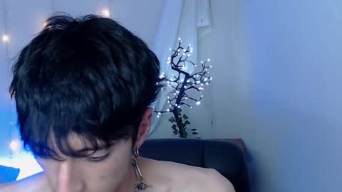 Snapshot of kenny__hot chatting on 12/05/24, 10:01 kenny online show from 12/05/24, 10:01