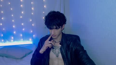 Snapshot of kenny__hot chatting on 12/12/24, 07:15 kenny online show from 12/12/24, 07:15