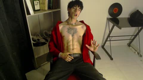 Snapshot of kenny__hot chatting on 12/16/24, 07:00 kenny online show from 12/16/24, 07:00