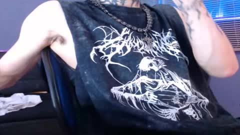 Snapshot of kenny__hot chatting on 11/08/25, 02:17 kenny online show from 11/08/25, 02:17