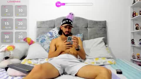 Snapshot of kenny_jackson_2025 chatting on 02/12/26, 04:29 kenny and Ian online show from 02/12/26, 04:29