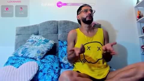 Snapshot of kenny_jackson_2025 chatting on 02/17/26, 03:03 kenny and Ian online show from 02/17/26, 03:03