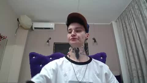 Snapshot of kennyvibe chatting on 07/09/26, 11:47 kennyvibe online show from 07/09/26, 11:47