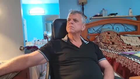 Snapshot of kent_ham chatting on 10/19/25, 11:27 kent_ham online show from 10/19/25, 11:27