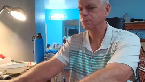 Snapshot of kent_ham chatting on 11/11/25, 11:27 kent_ham online show from 11/11/25, 11:27