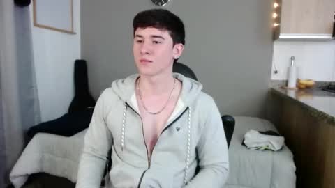 Santiago online show from 10/15/25, 04:23