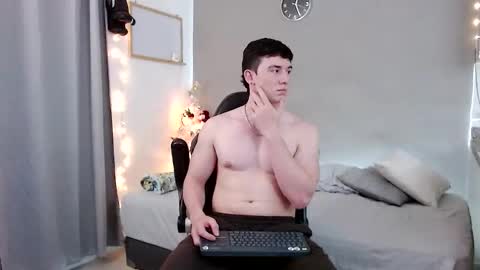 Santiago online show from 12/16/25, 05:23