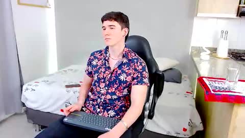 Santiago online show from 02/14/26, 03:25