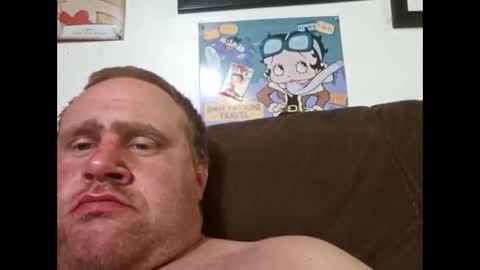 Snapshot of kentbrooks chatting on 12/14/25, 06:41 looking 4 free c2c online show from 12/14/25, 06:41
